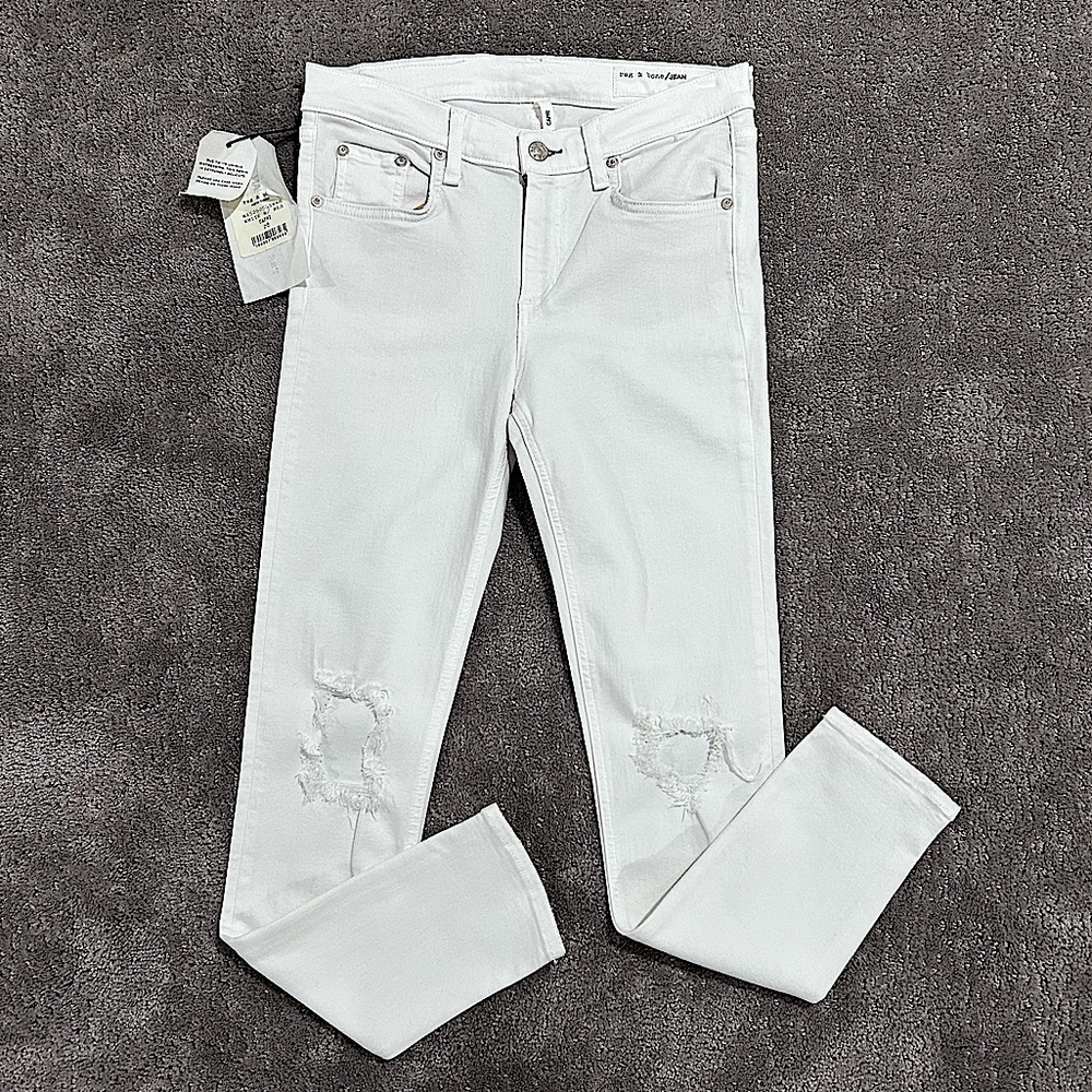 NWT Rag & Bone Skinny White Distressed Capris